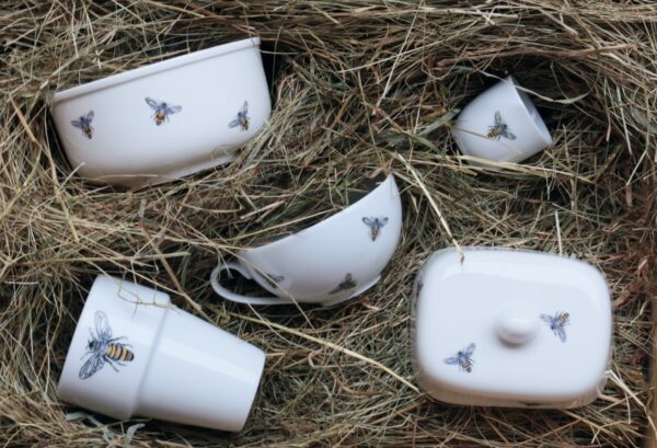 stylowa filiżanka porcelanowa BEE